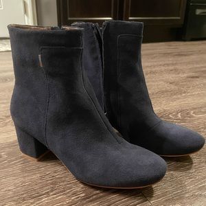 NWT TOMS Evie Navy Blue Zippered Suede Heeled Boots